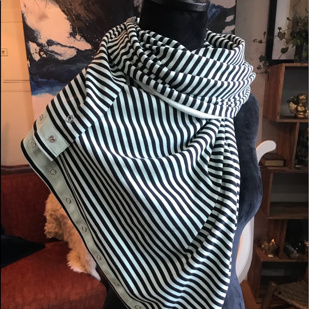 Lululemon scarf